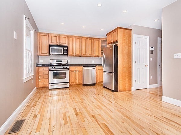 762 E 6th St in Boston, MA - Building Photo - Building Photo