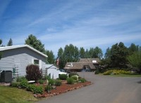 Round Lake Resort in Klamath Falls, OR - Foto de edificio - Building Photo