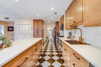 610 Newark St. in Hoboken, NJ - Building Photo - Building Photo
