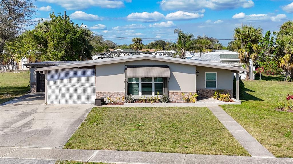 21402 Meehan Ave in Port Charlotte, FL - Building Photo