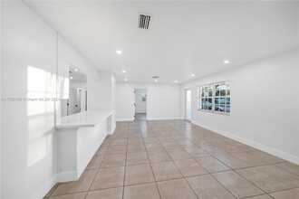 368 SW 64th Terrace in Margate, FL - Building Photo - Building Photo