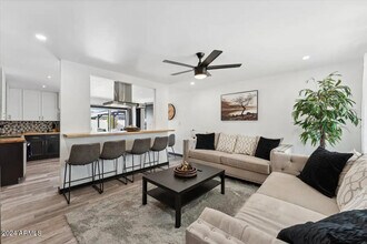 3808 W Las Palmaritas Dr in Phoenix, AZ - Building Photo - Building Photo