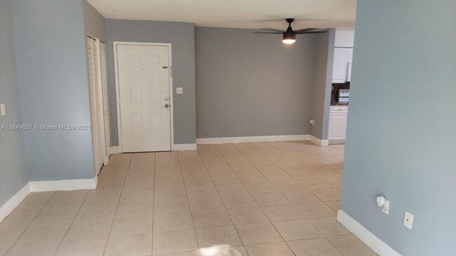 15231 SW 80th St in Miami, FL - Building Photo - Building Photo
