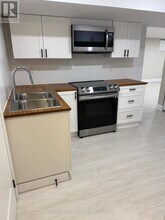 357 Rossland Rd E in Oshawa, ON - Building Photo - Building Photo