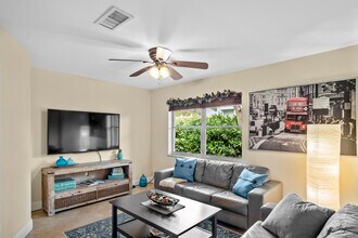 803 NE 2nd Ave in Delray Beach, FL - Building Photo - Building Photo