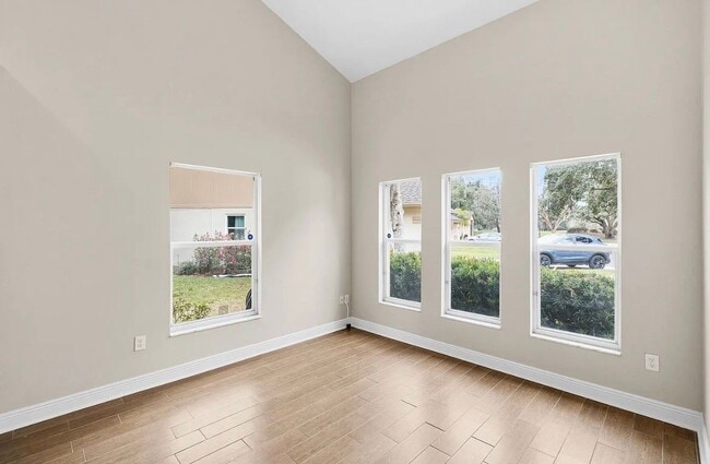 10308 Malvasia Ave in Riverview, FL - Foto de edificio - Building Photo