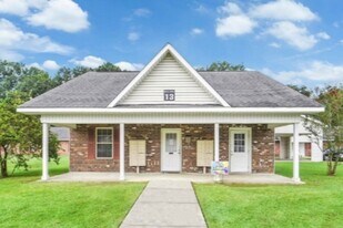Beau Soleil Estate in Lafayette, LA - Building Photo
