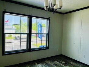 829 Willowbrook Dr in Lockport, NY - Building Photo - Building Photo