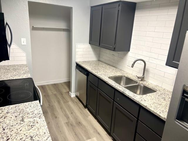 535 McQueary St in Arlington, TX - Building Photo