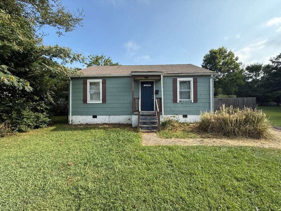 2336 Boxwood Ln NE in Knoxville, TN - Building Photo