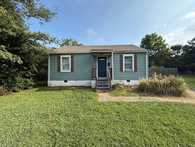property at 2336 Boxwood Ln NE