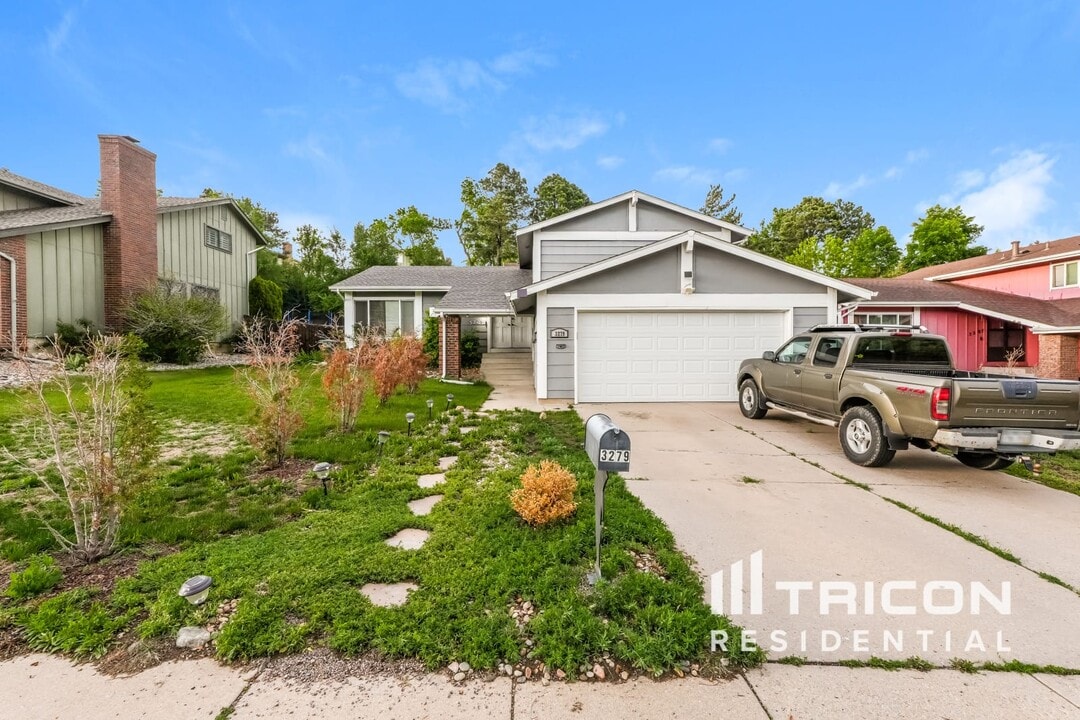 3279 Breckenridge Dr W in Colorado Springs, CO - Building Photo