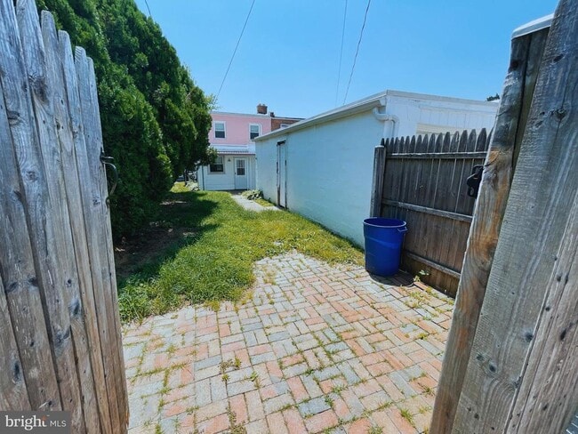 1718 Yakona Rd in Parkville, MD - Building Photo - Building Photo