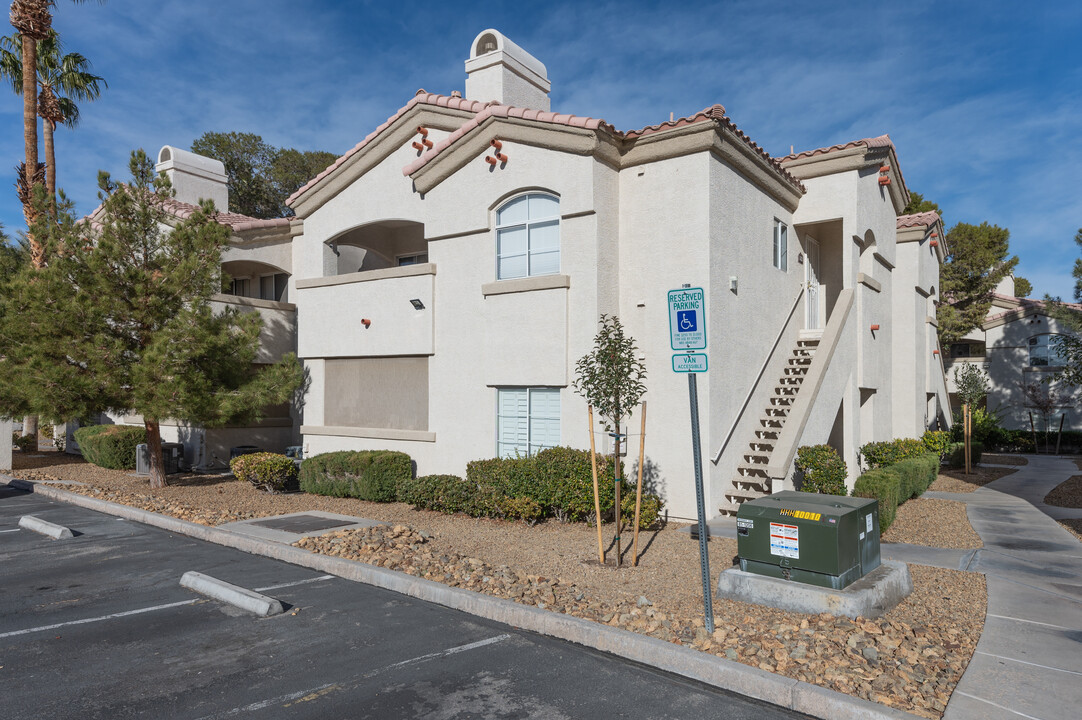 Echo Glenn Condominiums in Henderson, NV - Building Photo