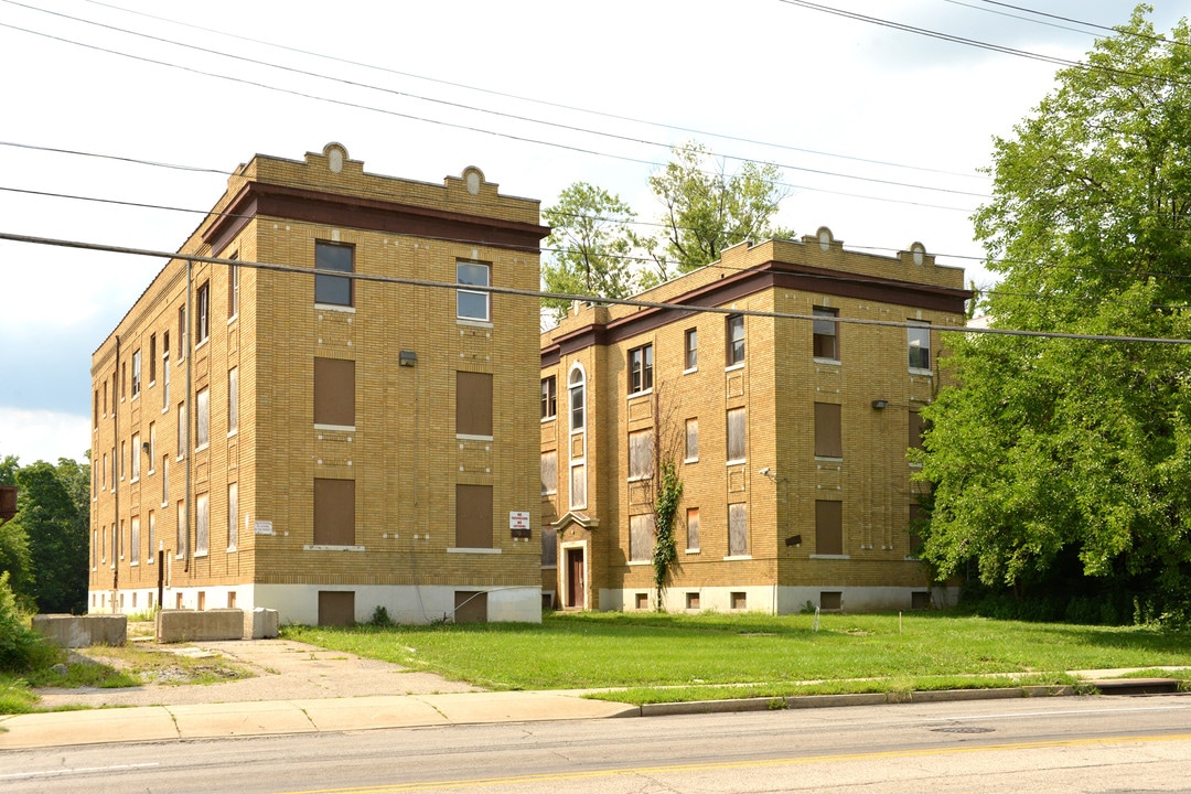 The Commodore Apartments in Cincinnati, OH - Foto de edificio