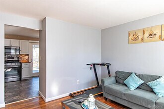 2163 Hemlock Dr in Ann Arbor, MI - Building Photo - Building Photo