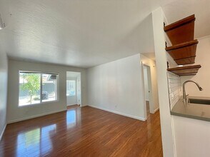 Jefferson Street, 6906-6916* in Yountville, CA - Building Photo - Interior Photo