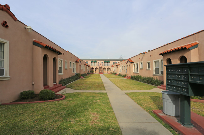 1217--1223 E Harvard St in Glendale, CA - Foto de edificio - Building Photo