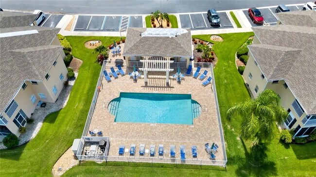 5800 Sabal Trace Dr in North Port, FL - Building Photo - Building Photo