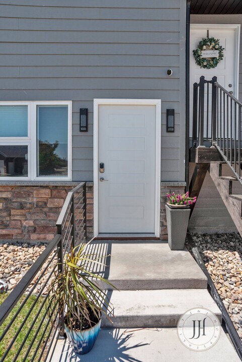 5011 Charmwood Dr in Rapid City, SD - Foto de edificio