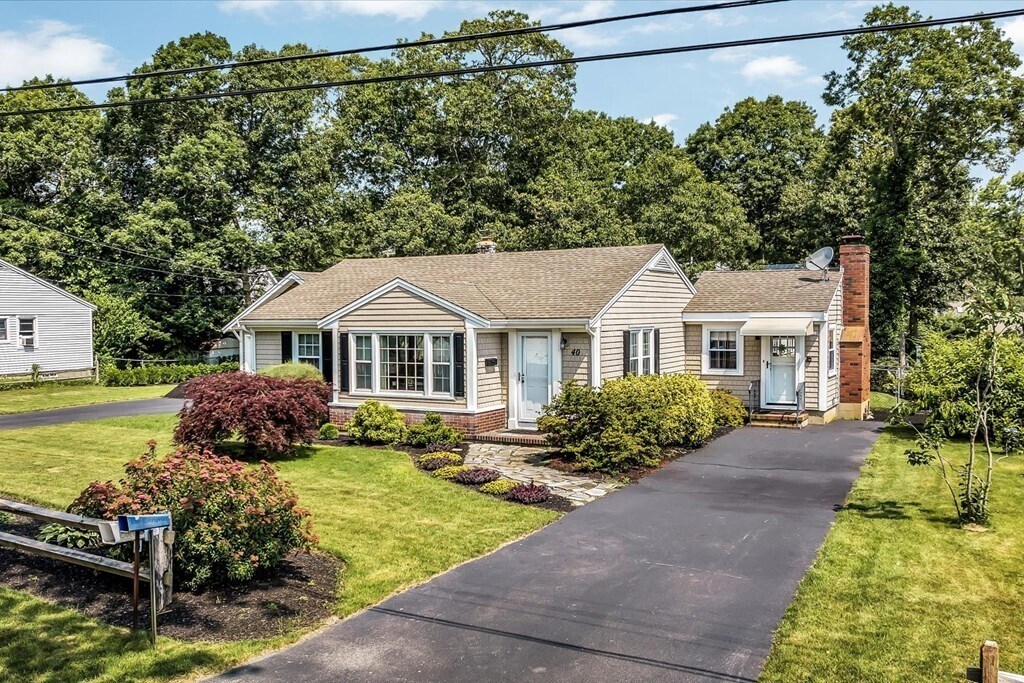 40 English St in Falmouth, MA - Building Photo