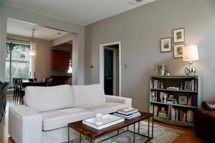 4031 Holland Ave in Dallas, TX - Building Photo