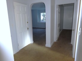 5595 Colerain Ave, Unit Apt 2 First Floor in Cincinnati, OH - Building Photo