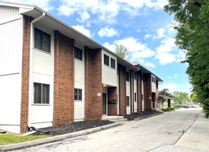 1616 Vine St in West Des Moines, IA - Building Photo - Building Photo