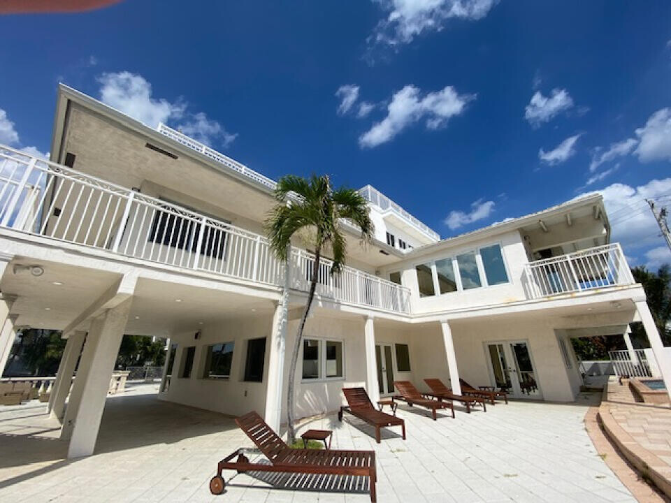 4020 S Ocean Blvd in Lantana, FL - Building Photo