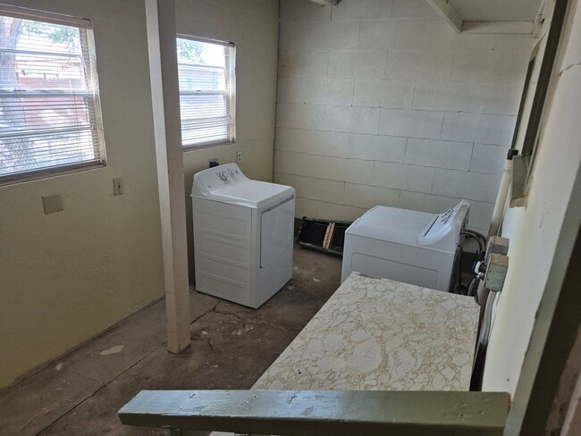 1209 N Florida Ave in Alamogordo, NM - Building Photo - Building Photo