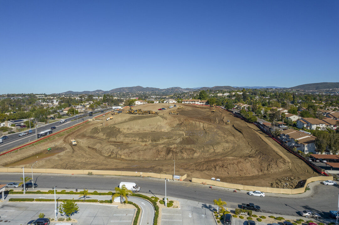 Soltaire in Vista, CA - Building Photo