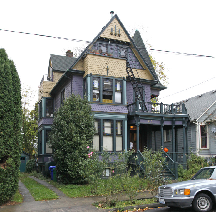 923 SE 13th Ave in Portland, OR - Foto de edificio