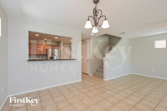 10621 E Singing Canyon Dr in Tucson, AZ - Foto de edificio - Building Photo