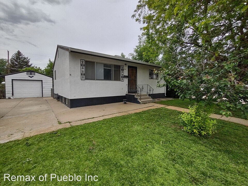 2541 Sherwood Ln Photo