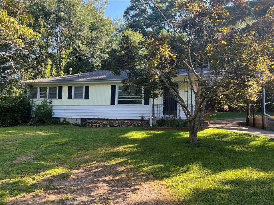 434 Christopher Dr in Gainesville, GA - Building Photo