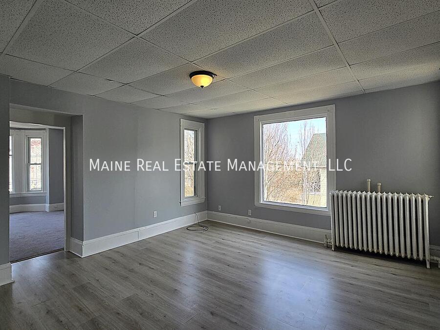 24 Vine St in Auburn, ME - Building Photo