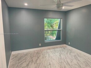 330 Sunshine Dr in Coconut Creek, FL - Building Photo - Building Photo