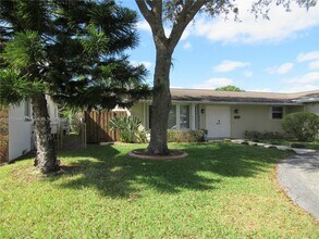 1118 N 46th Ave in Hollywood, FL - Building Photo - Building Photo