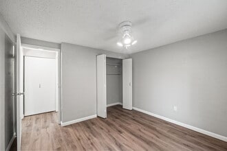 Garden Court Apartments in Monroe, MI - Foto de edificio - Building Photo