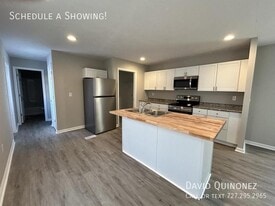 5715 Heather View Ln in Fort Wayne, IN - Building Photo