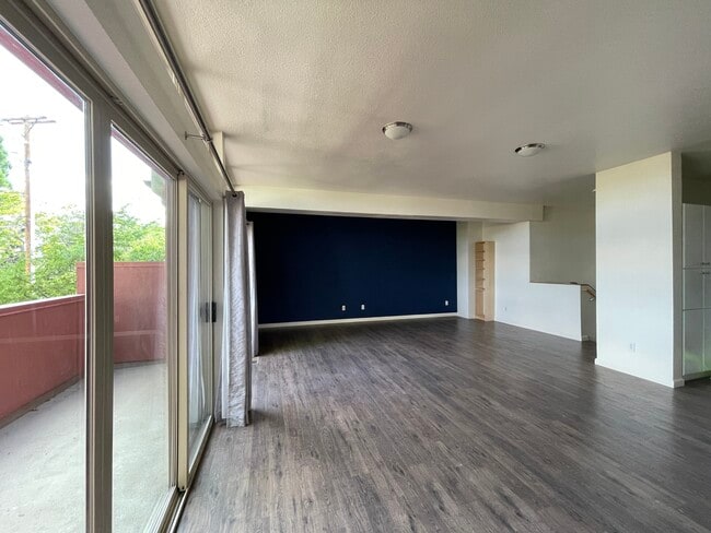 155 University Ter, Unit A in Reno, NV - Foto de edificio - Building Photo