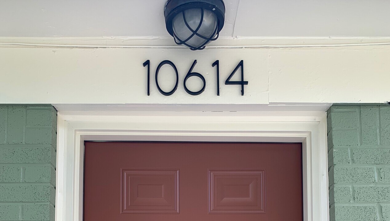 10614 McPherson St in Indianapolis, IN - Foto de edificio