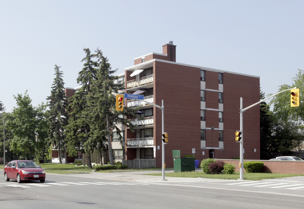 500 The West Mall in Toronto, ON - Building Photo