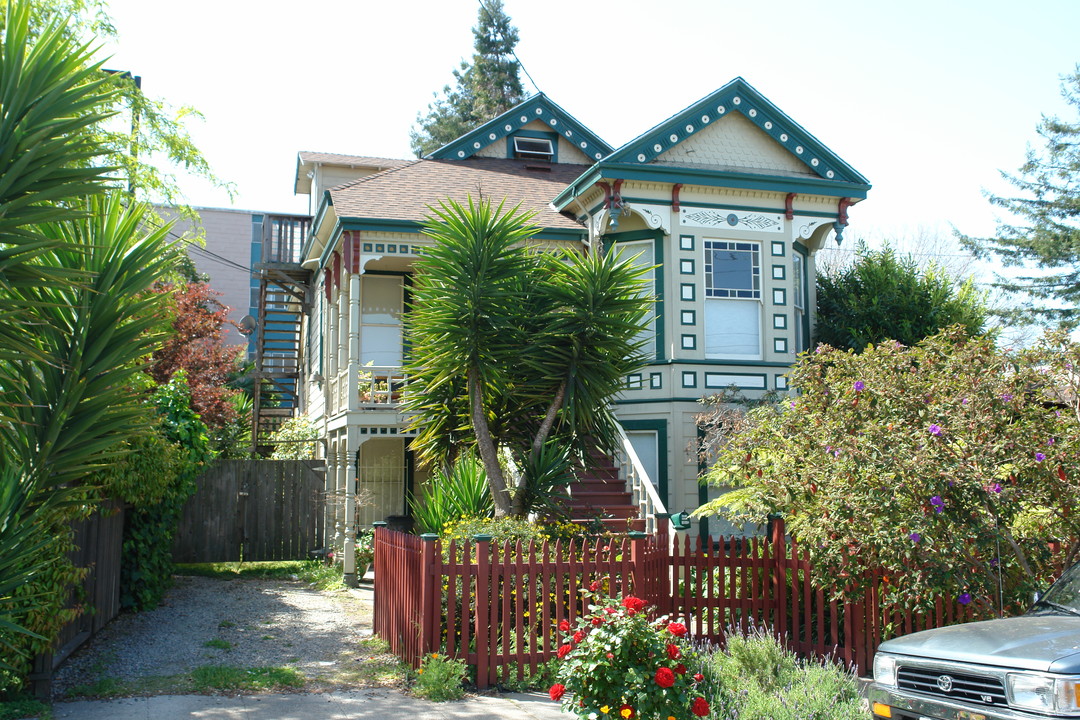 1312 Addison St in Berkeley, CA - Building Photo