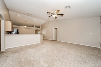 905 Mystic Harbor Dr in Jacksonville, FL - Foto de edificio - Building Photo