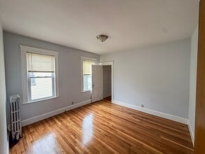 45 Favre St, Unit 45 Favre St #2 in Boston, MA - Foto de edificio - Building Photo