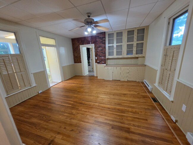 11 Penn St-Unit -A in Waynesboro, PA - Building Photo - Building Photo