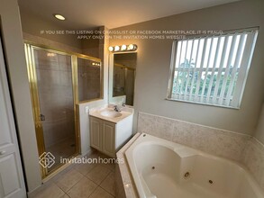 1560 SW 194th Ave in Pembroke Pines, FL - Building Photo - Building Photo