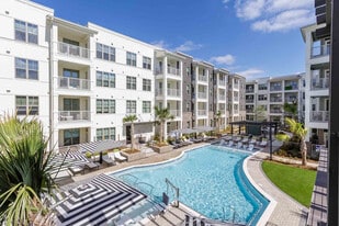 The Felicity on Perry in Savannah, GA - Building Photo