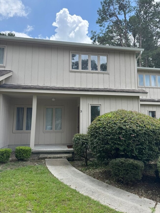 property at 3 Woodrum Pl